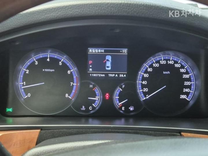 KG Mobility (Ssangyong) Chairman New W CW600 4TRONIC SVIP 7