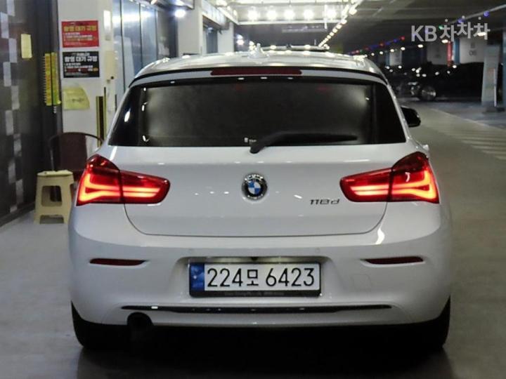 BMW 1 Series New 118d Sport Special 6