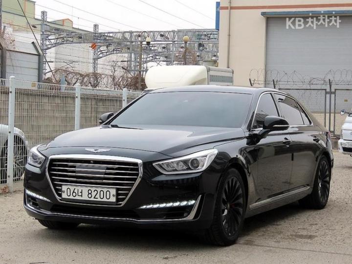 Genesis EQ900 5.0 GDI AWD Prestige 3