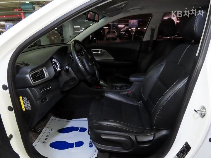 Kia Niro 1.6 Luxury 7