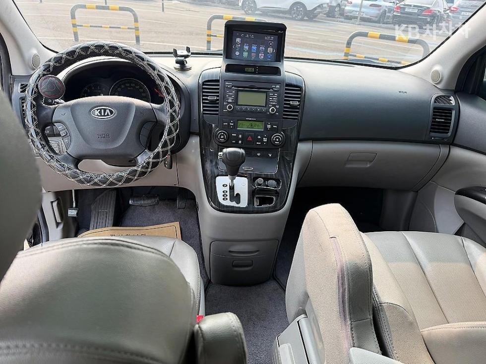 2010 - kia carnival