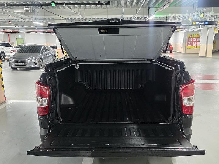 KG Mobility (Ssangyong) Rexton Sport Khan 2.2 Diesel 4WD Professional S 9