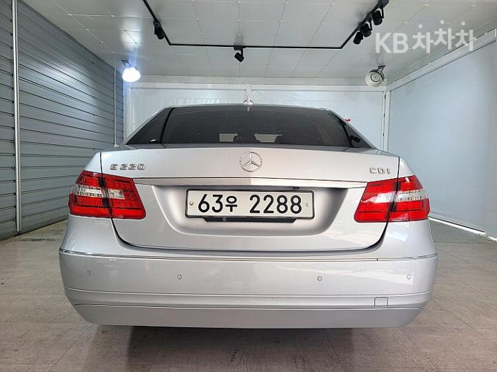 Mercedes-Benz E-Class New E220 CDI Avantgarde W212 5