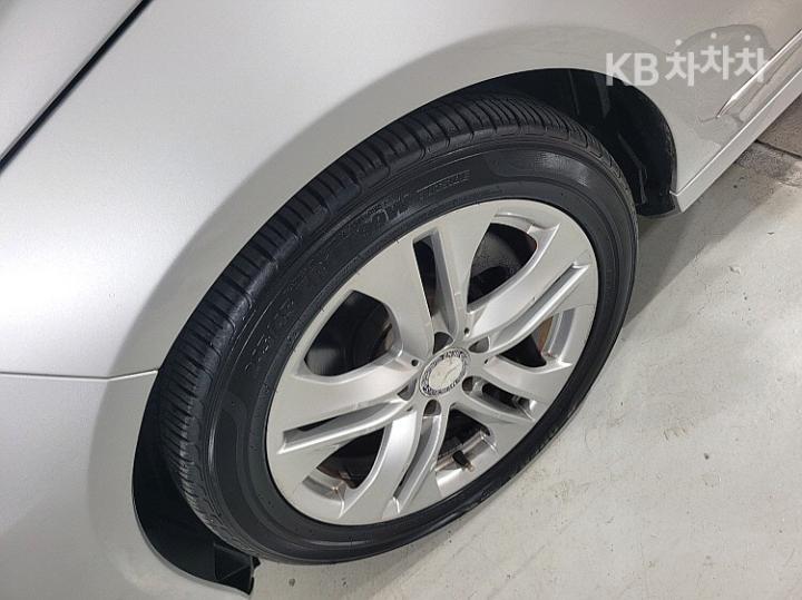 Mercedes-Benz E-Class New E220 CDI Avantgarde W212 6