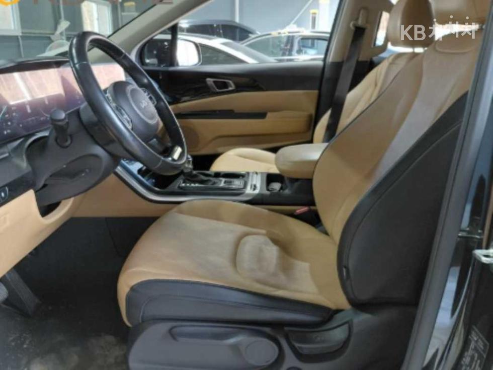 2022 - kia carnival