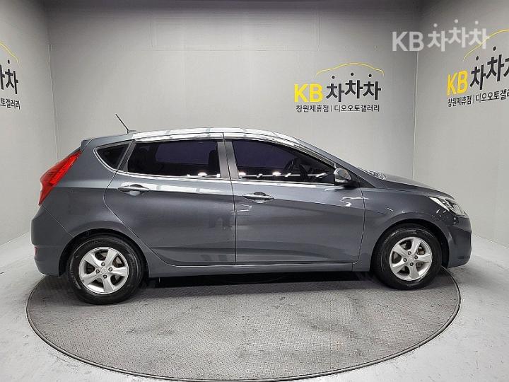 Hyundai Accent New Wit 1.4 VVT Premier 4