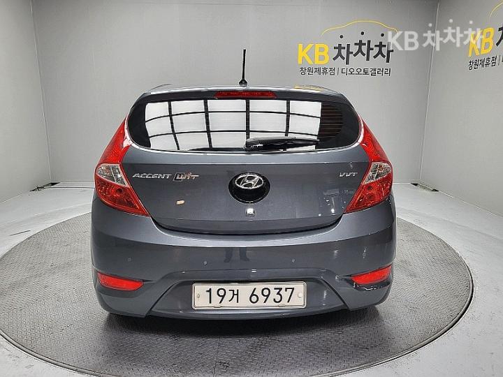 Hyundai Accent New Wit 1.4 VVT Premier 5