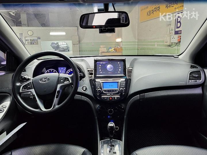 Hyundai Accent New Wit 1.4 VVT Premier 9