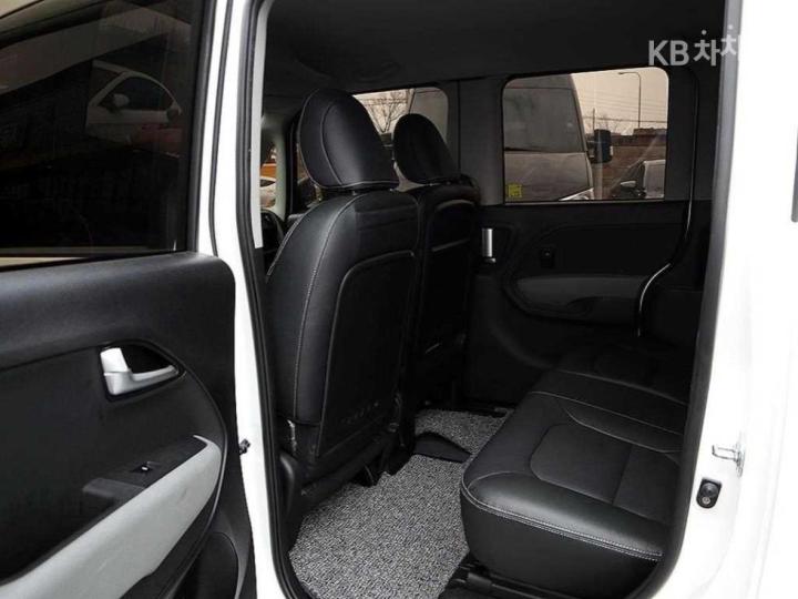 Kia Ray 1.0 Gasoline Signature 8