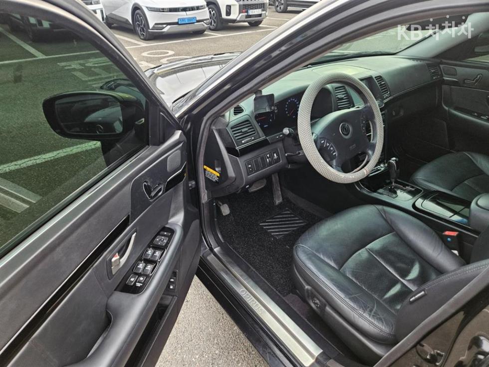 2010 - kia opirus