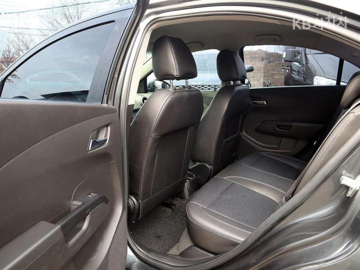 Chevrolet Aveo 1.4 Turbo LT 8