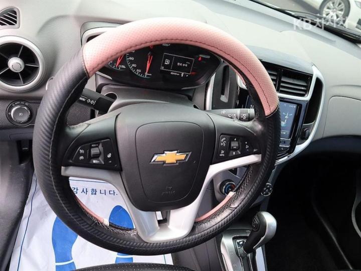 Chevrolet Aveo 1.4 Turbo LT 9