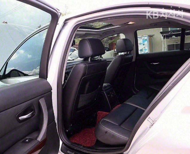 BMW 3 Series New 320i Sedan E90 2005-2011 8