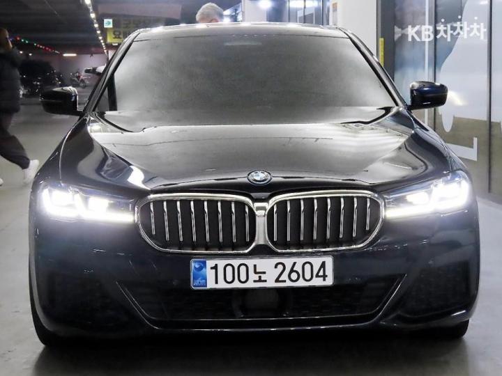 BMW 5 Series G30 530e Luxury Line 3