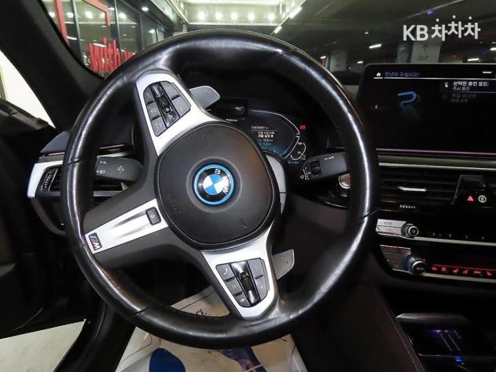 BMW 5 Series G30 530e Luxury Line 9