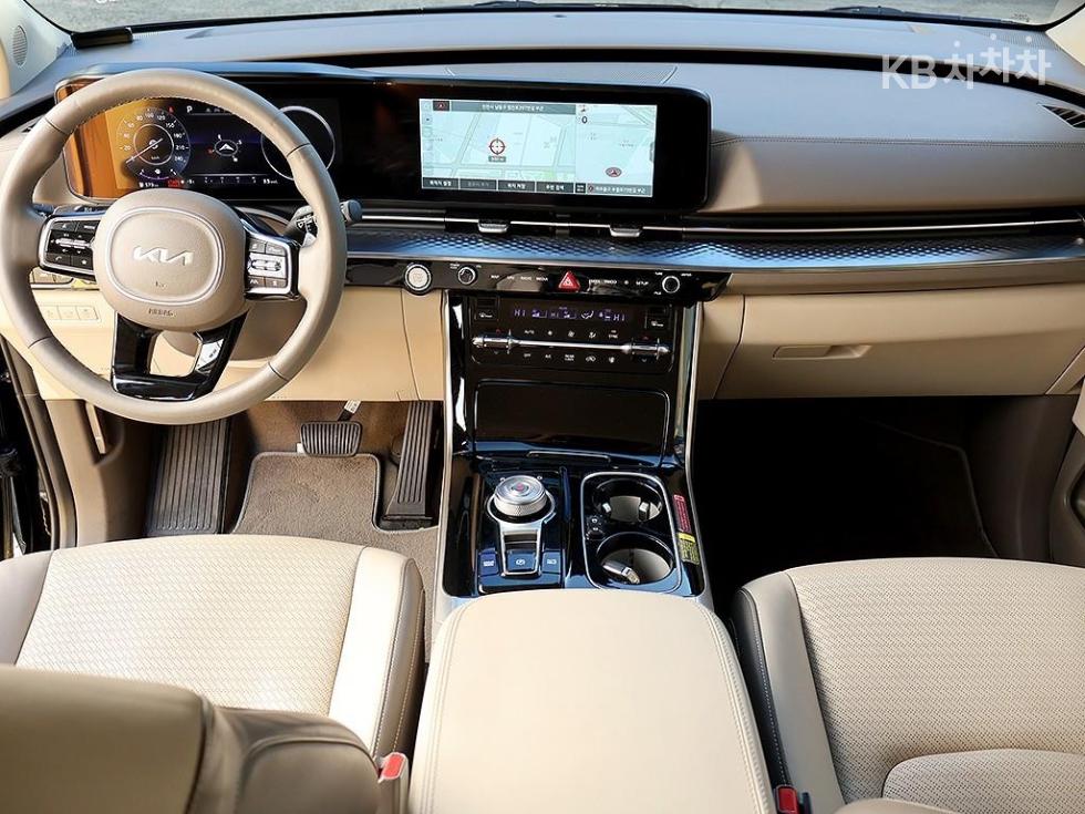 2023 - kia carnival
