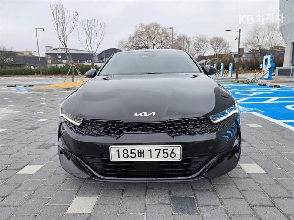 2022 - kia k5