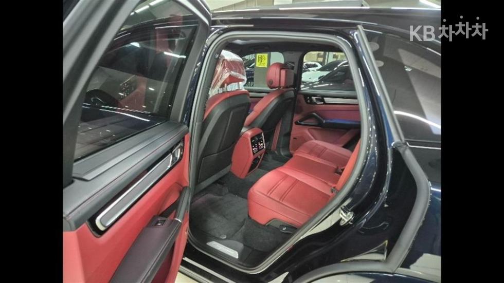 Porsche Cayenne — miniaturë 8
