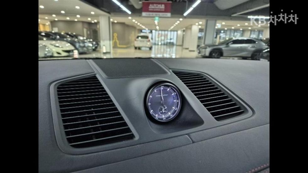 Porsche Cayenne — miniaturë 16
