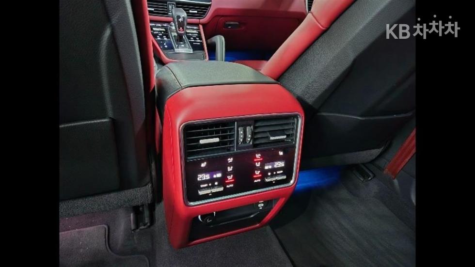 Porsche Cayenne — miniaturë 18