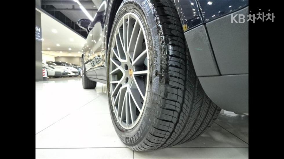 Porsche Cayenne — miniaturë 20