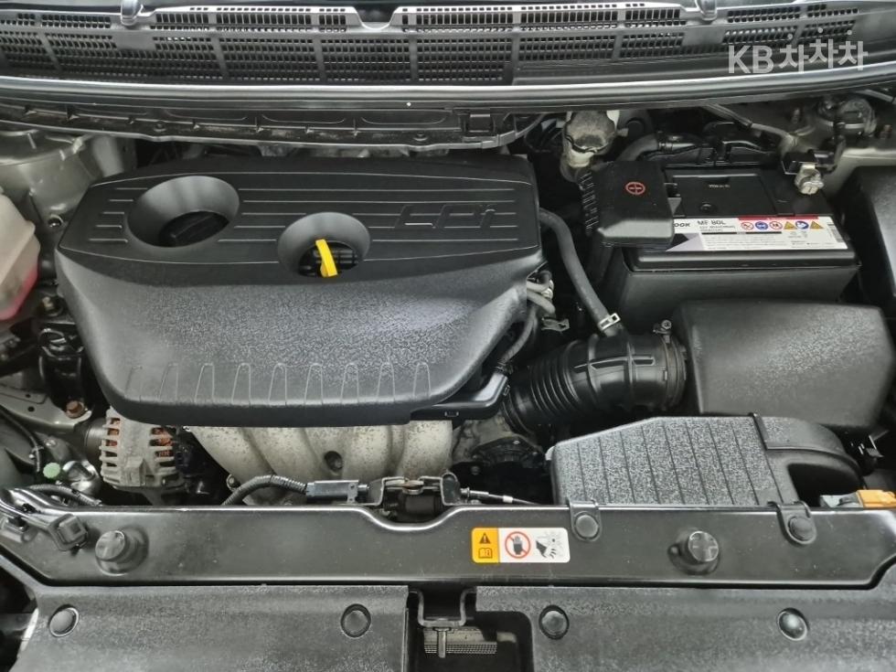 Kia Carens — miniaturë 5