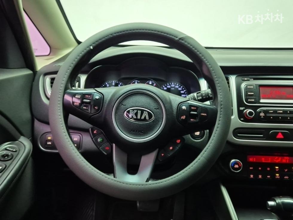 Kia Carens — miniaturë 9