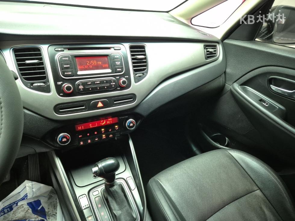 Kia Carens — miniaturë 10
