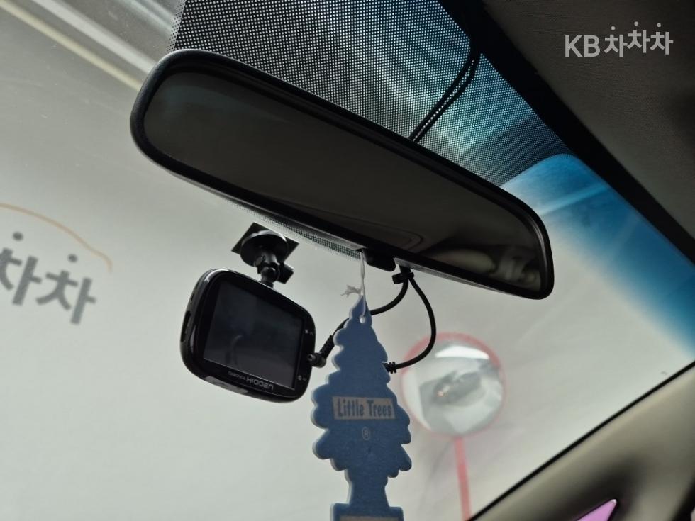 Kia Carens — miniaturë 14