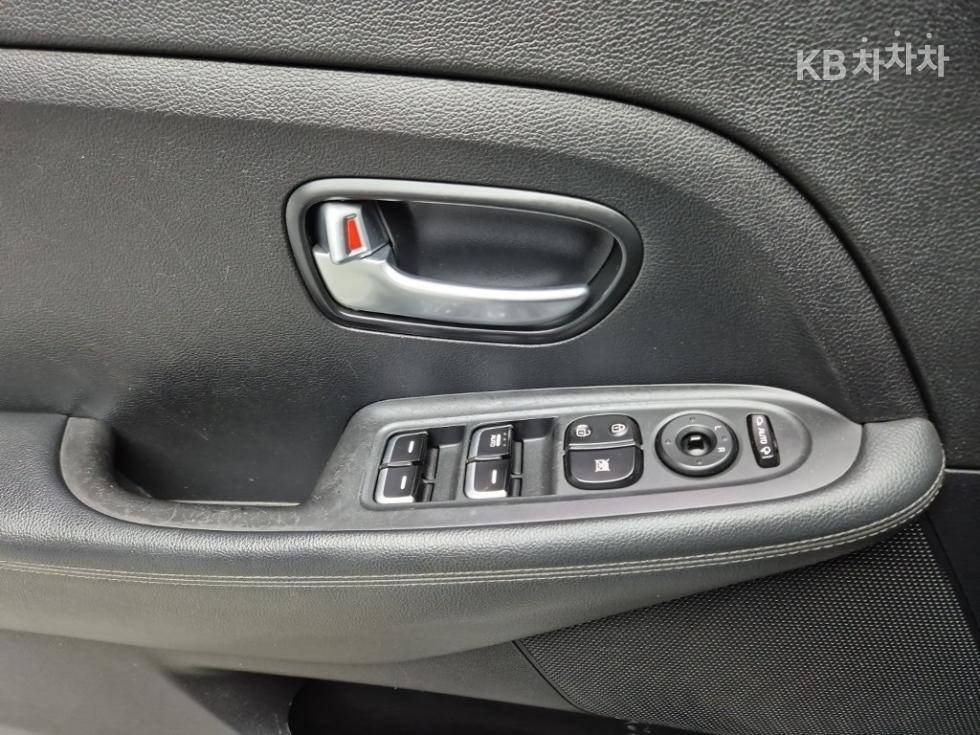 Kia Carens — miniaturë 16