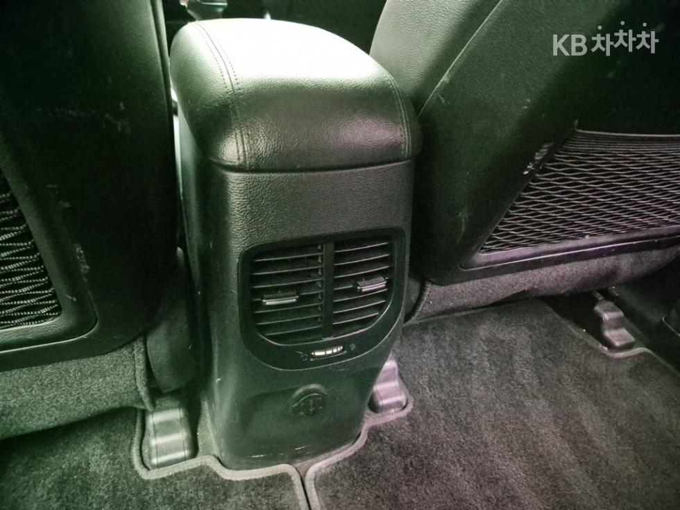 Kia Carens — miniaturë 17