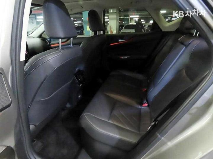 Lexus NX AZ20 350h Premium 8