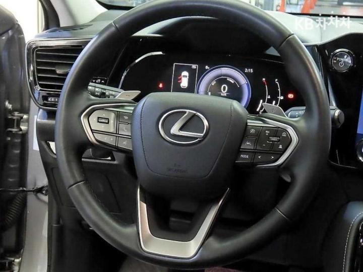 Lexus NX AZ20 350h Premium 9