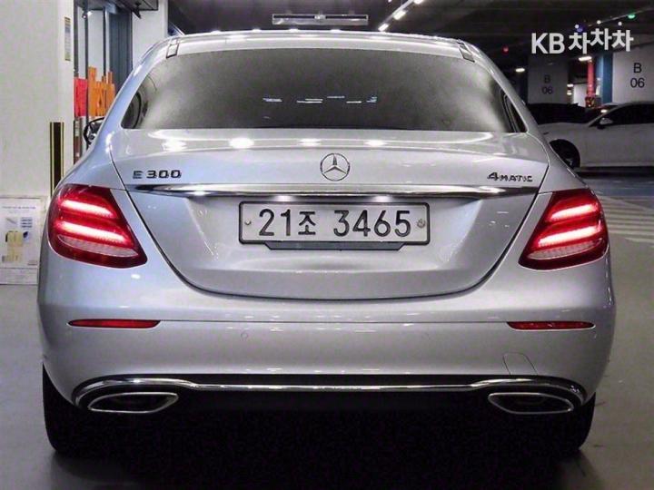 Mercedes-Benz E-Class W213 E300 4Matic Avantgarde 6