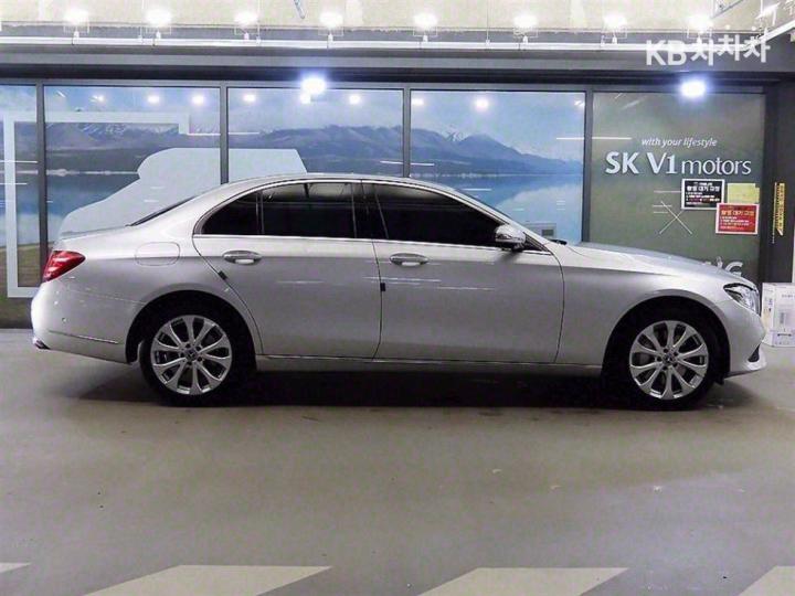 Mercedes-Benz E-Class W213 E300 4Matic Avantgarde 4