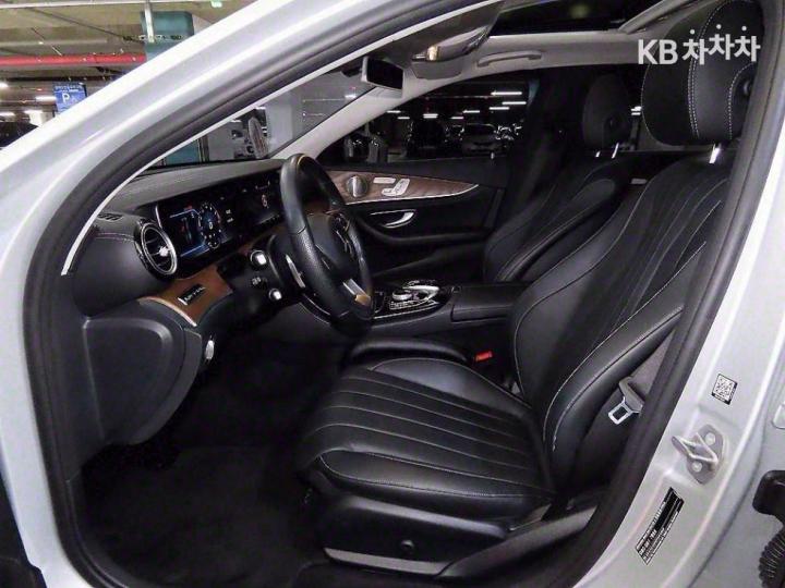 Mercedes-Benz E-Class W213 E300 4Matic Avantgarde 7