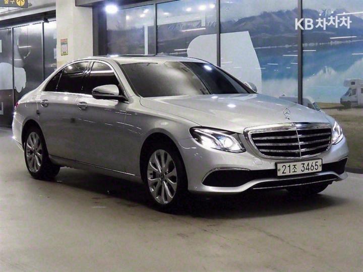 Mercedes-Benz E-Class W213 E300 4Matic Avantgarde 2