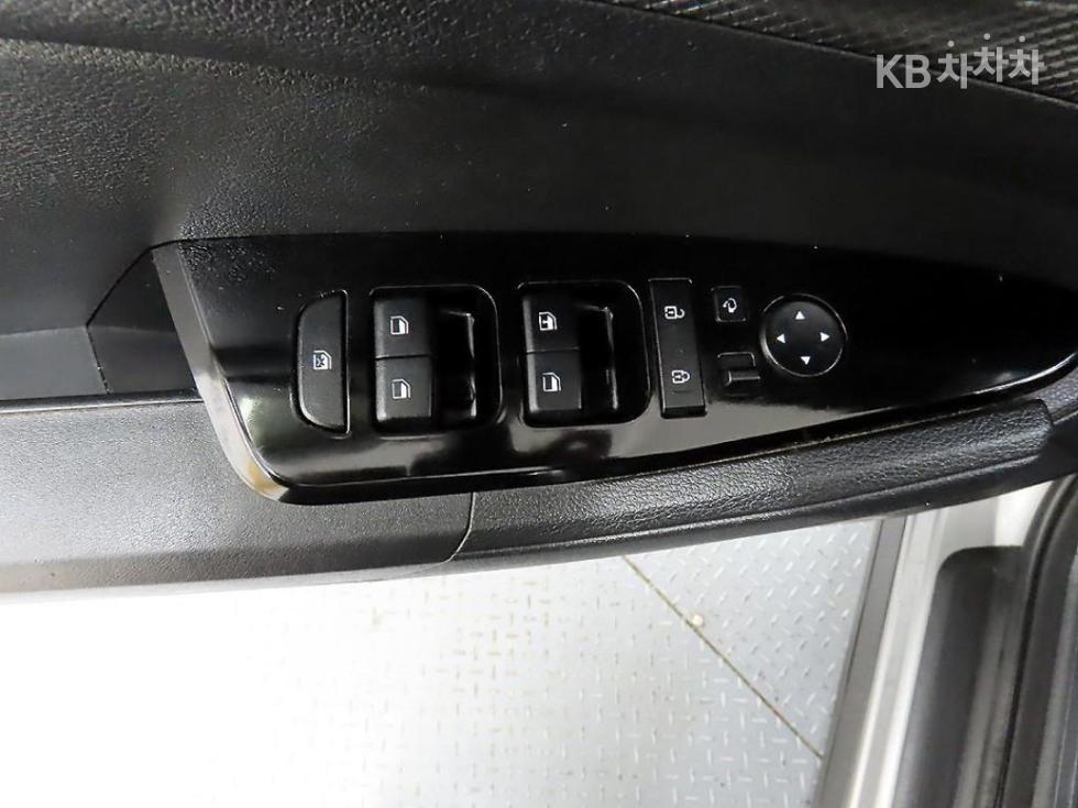 2022 - kia sportage