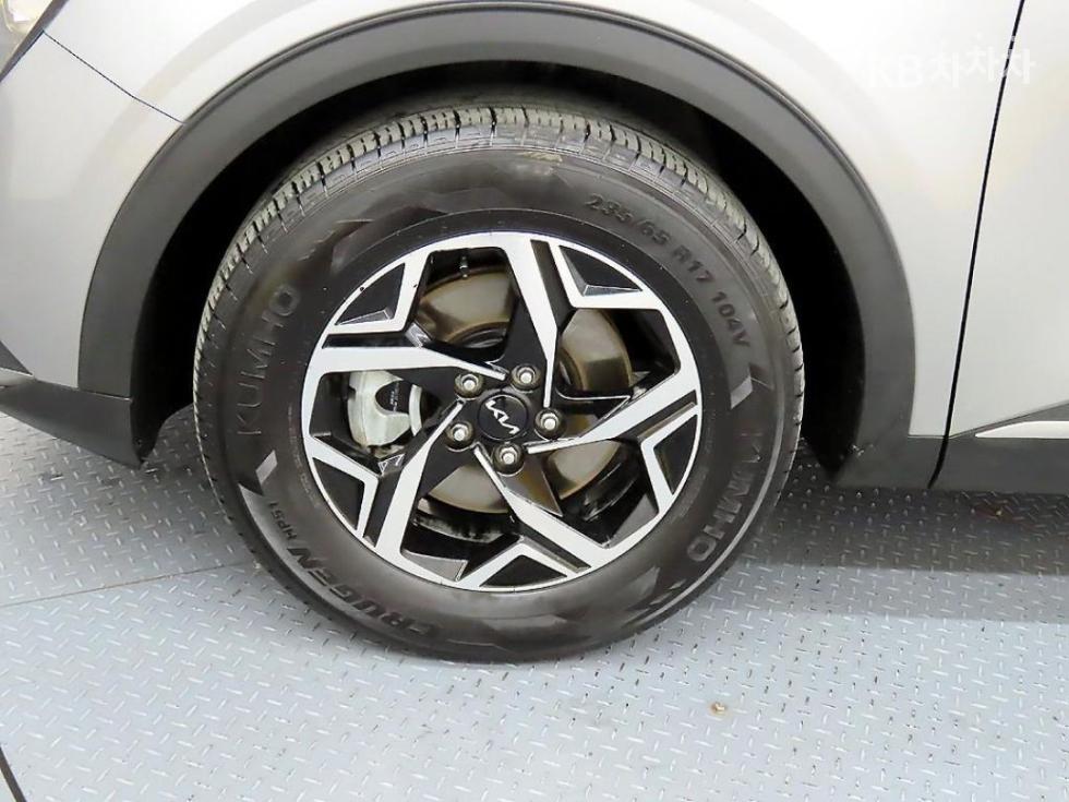 2022 - kia sportage