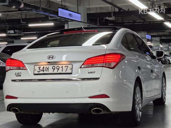 Hyundai i40 Saloon 1.7 VGT PREMIUM 3