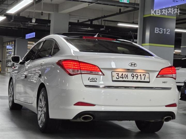 Hyundai i40 Saloon 1.7 VGT PREMIUM 5