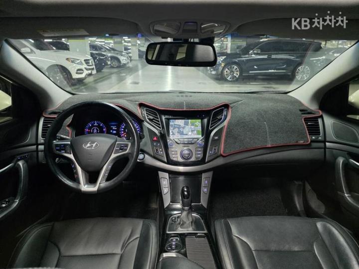 Hyundai i40 Saloon 1.7 VGT PREMIUM 6