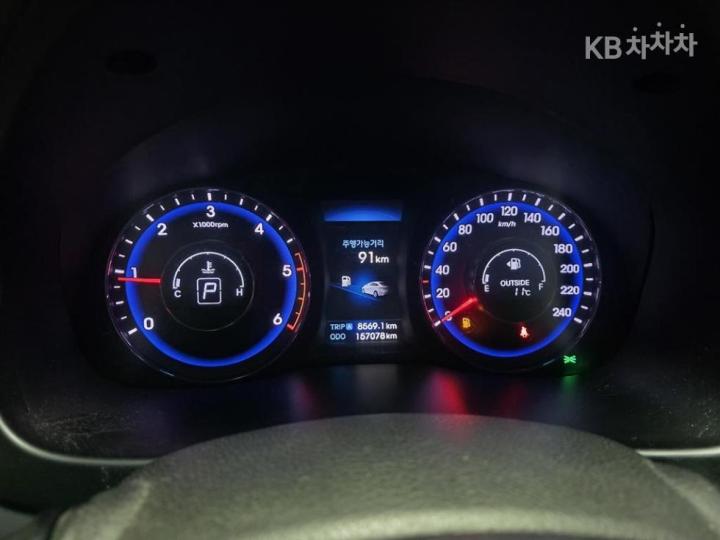 Hyundai i40 Saloon 1.7 VGT PREMIUM 7