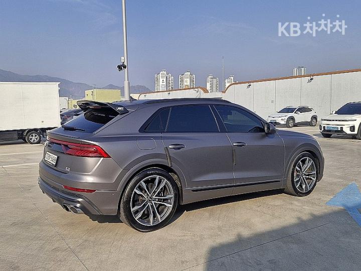 Audi SQ8 TDI 7