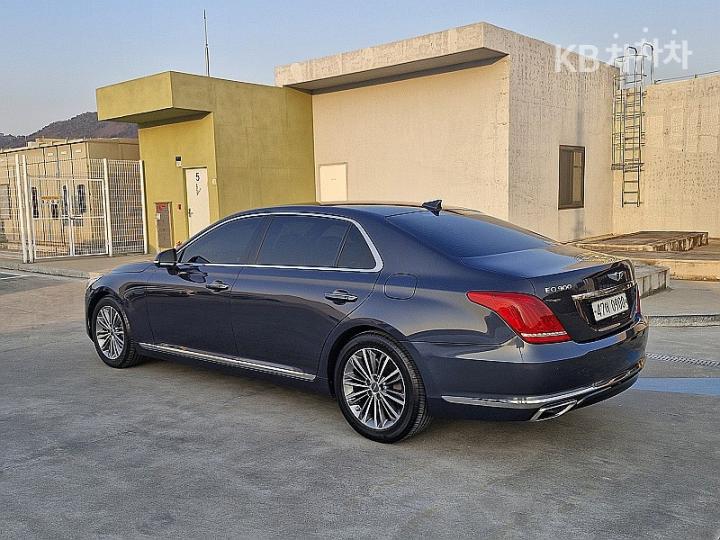 Genesis EQ900 3.3 T-GDI AWD Premium Luxury 6