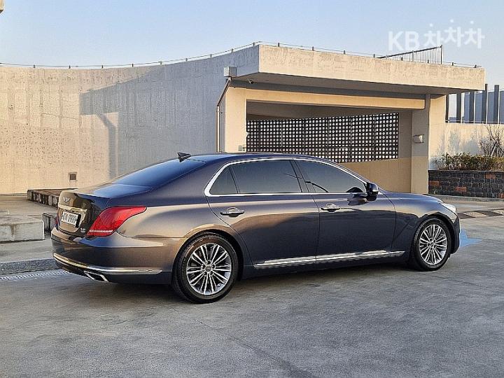 Genesis EQ900 3.3 T-GDI AWD Premium Luxury 7