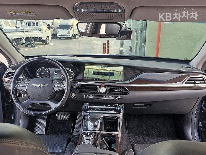 Genesis EQ900 3.3 T-GDI AWD Premium Luxury 8