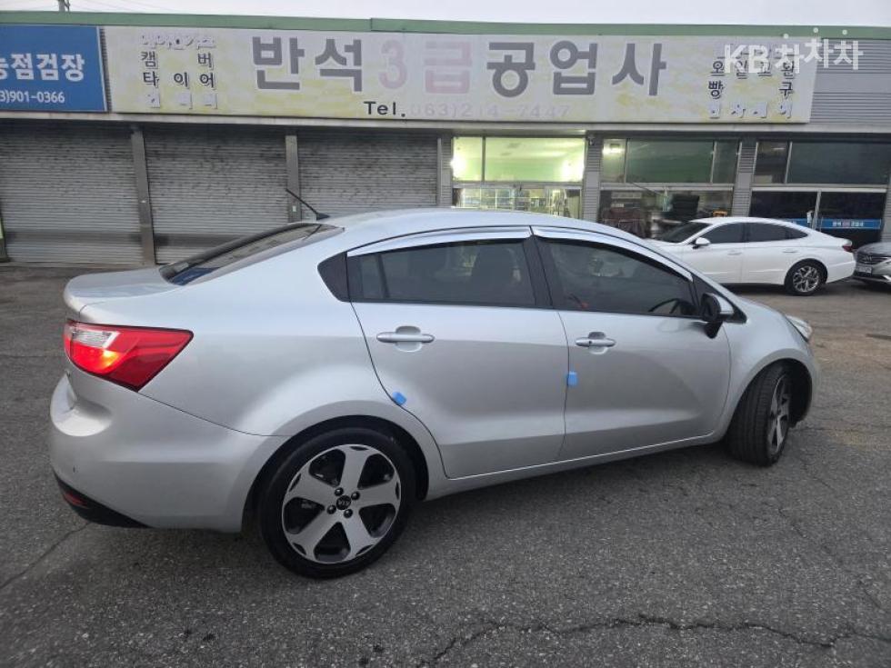 2013 - kia pride