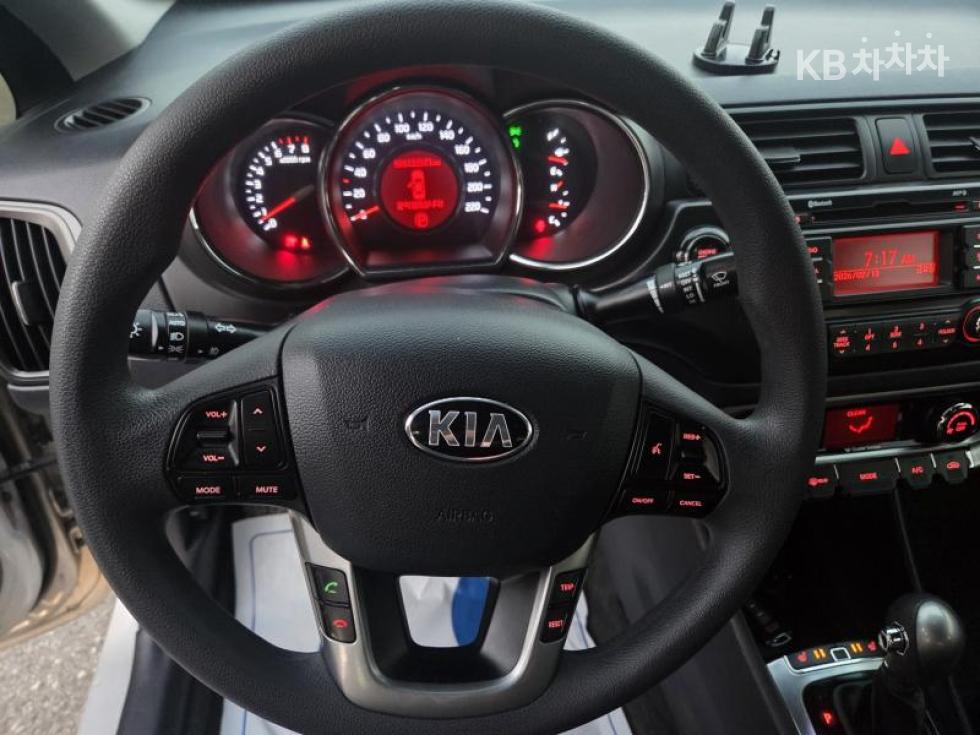 2013 - kia pride