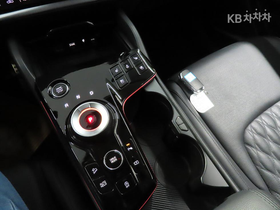 2022 - kia sportage